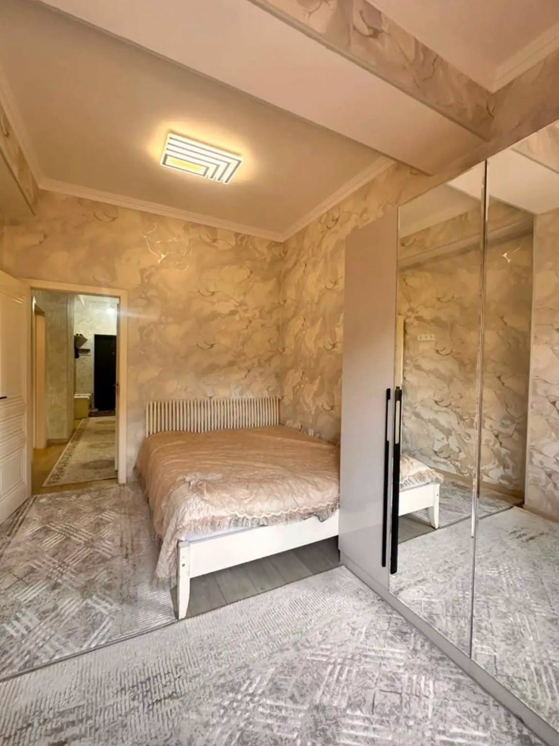 3-Room Apartment Near Goluboy Ekran